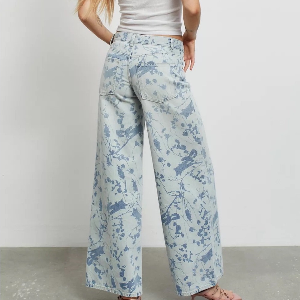 URBAN OUTFITTERS BDG Low & Wide Jean Floral Print‎ - Picture 2 of 3